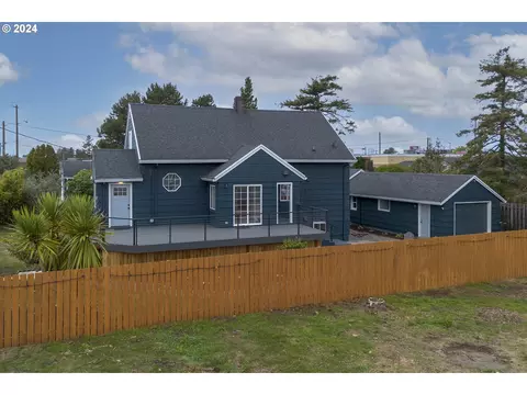 924 Avenue H, Seaside, OR 97138