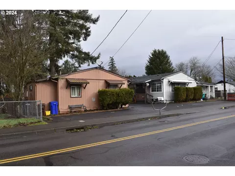 18735 SE Yamhill St, Portland, OR 97233