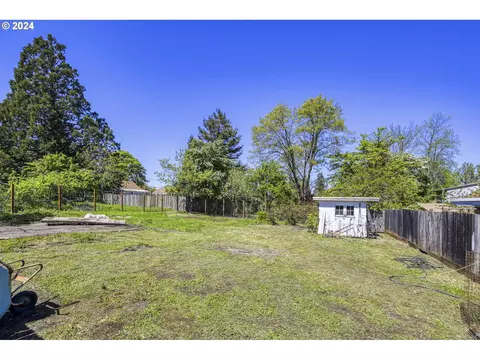 23 Rd Ave, Eugene, OR 97405