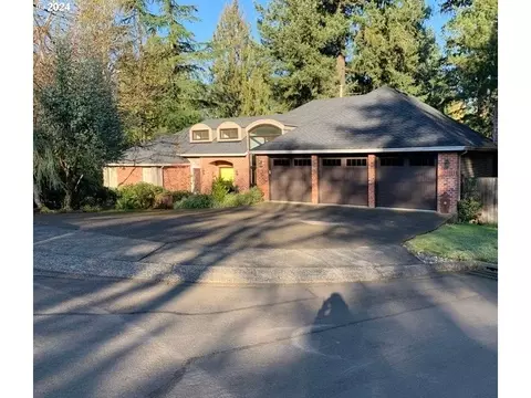 1795 Oak St, Lake Oswego, OR 97034