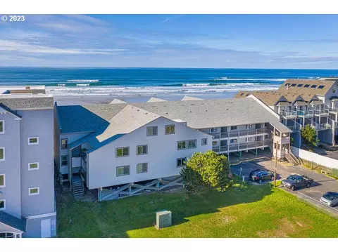 145 N Miller St #111, Rockaway Beach, OR 97136