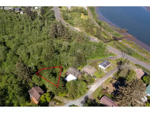 2103 Dubois St, Wheeler, OR 97147