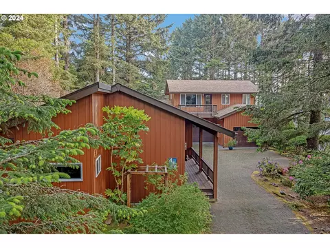 440 SW Cove Pt, Depoe Bay, OR 97341