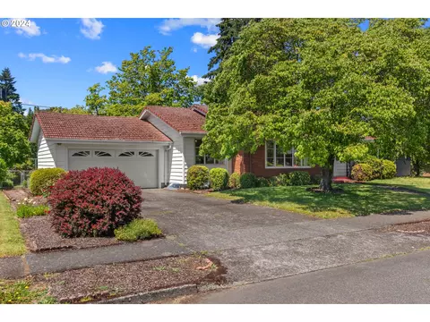 327 NE 105th Ave, Portland, OR 97220