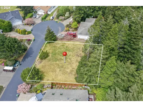 39 Ocean Dunes Dr, Florence, OR 97439