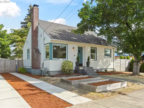 4547 NE Campaign St, Portland, OR 97218