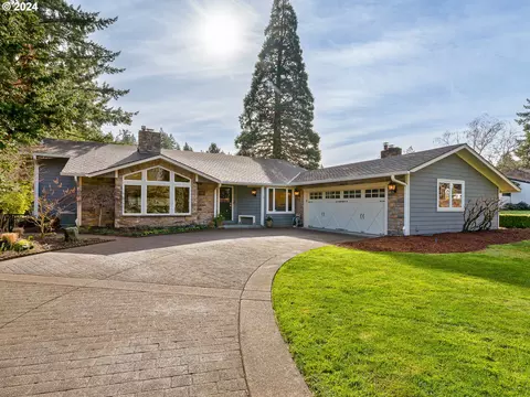 17485 Cardinal Dr, Lake Oswego, OR 97034