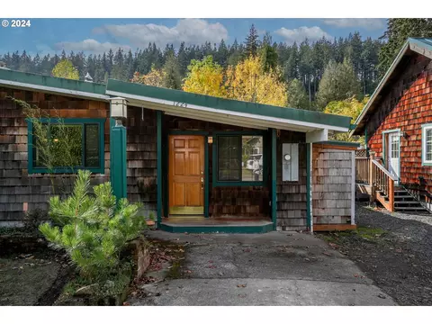 1224 S Water St, Silverton, OR 97381
