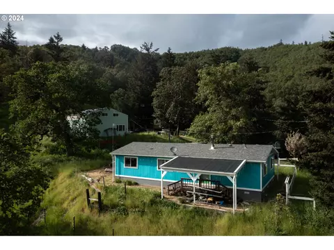 1120 Clarks Branch Rd, Myrtle Creek, OR 97457