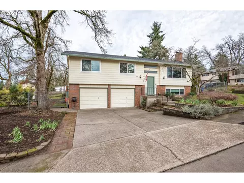 7515 Charolais Dr, Gladstone, OR 97027