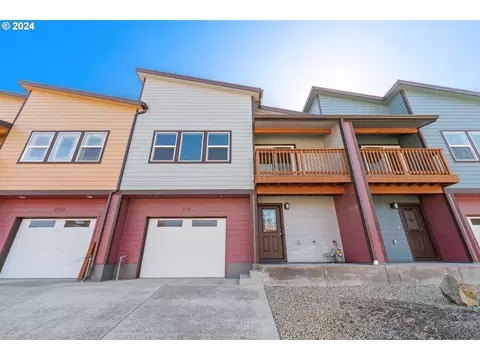 2316 Brooklyn Dr, Coos Bay, OR 97420