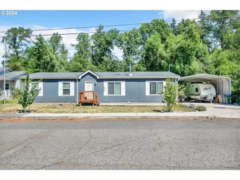 1005 23rd Ave, Sweet Home, OR 97386