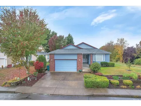 1403 E Heritage Loop, La Center, WA 98629
