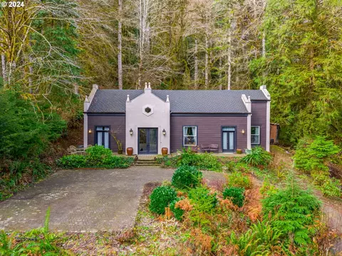 71465 Northshore Dr, Birkenfeld, OR 97016