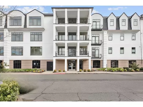 707 N Hayden Island Dr #426, Portland, OR 97217