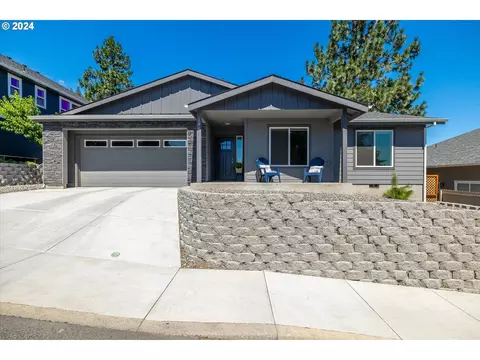 1489 Elberta St, The Dalles, OR 97058