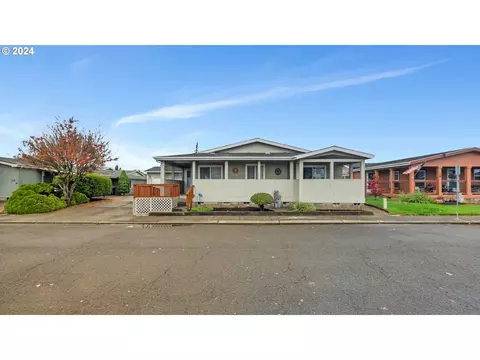 11105 Main St #27, Donald, OR 97020