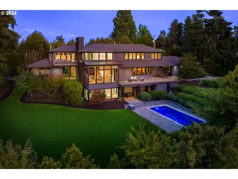 17575 Crestline Dr, Lake Oswego, OR 97034