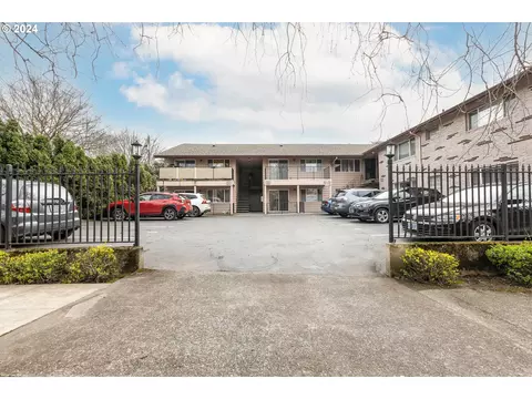 2032 NE Clackamas St, Portland, OR 97232