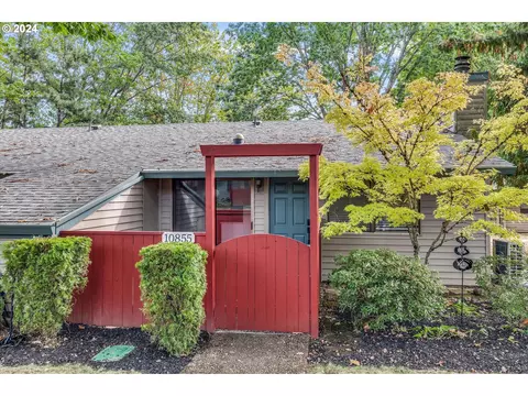 10855 SW 121st Ave, Tigard, OR 97223