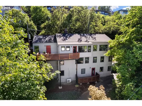 2747 NW Cornell Rd, Portland, OR 97210