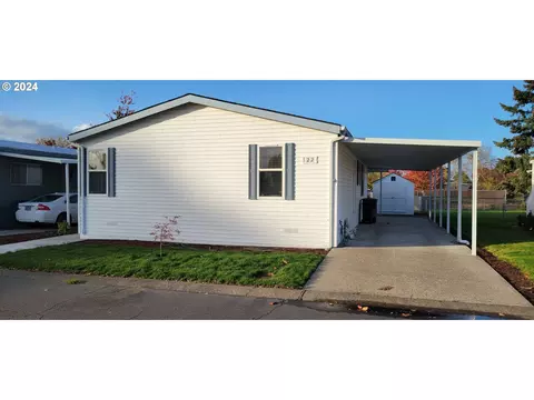 4155 NE Three Mile Ln #22, Mcminnville, OR 97128