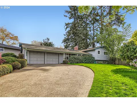 5215 SW Elm Ave, Beaverton, OR 97005