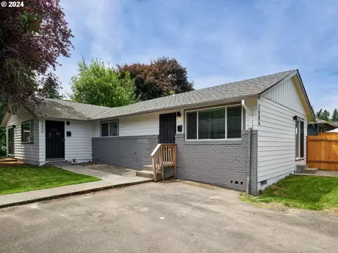 2006 NE Buffalo St, Portland, OR 97211