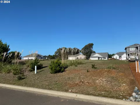 848 Seacrest Dr, Bandon, OR 97411