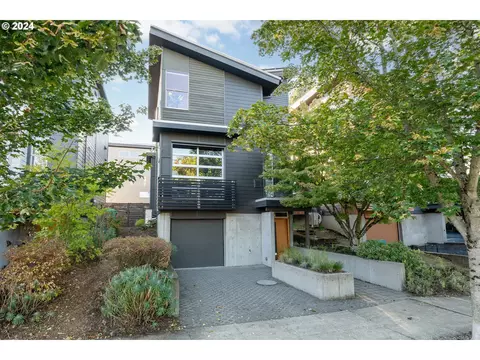 4911 N Kerby Ave, Portland, OR 97217