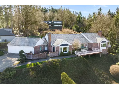 2370 Palisades Crest Dr, Lake Oswego, OR 97034