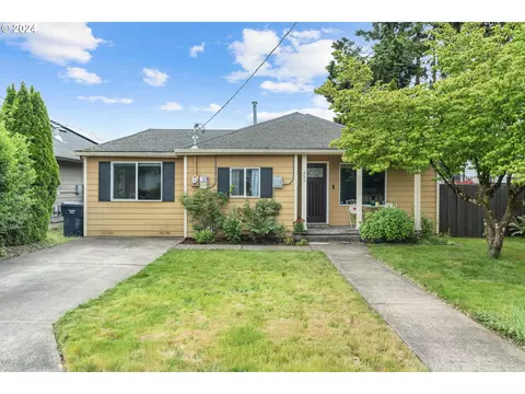 455 W Berkeley St, Gladstone, OR 97027