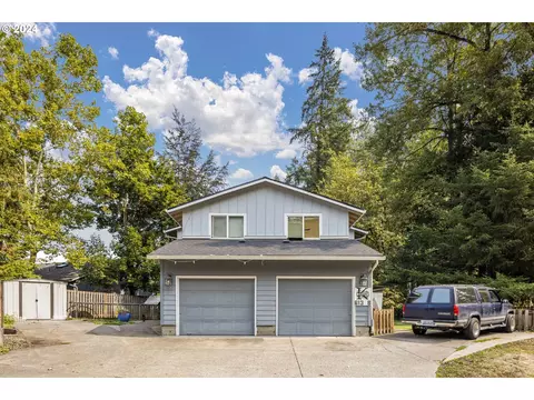 613 E Andrew Units Ab St, Newberg, OR 97132
