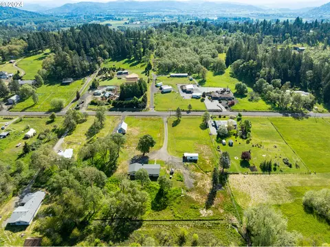 1064 Cleveland Hill Rd, Roseburg, OR 97471