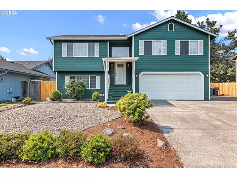 660 S 41st Pl, Springfield, OR 97478