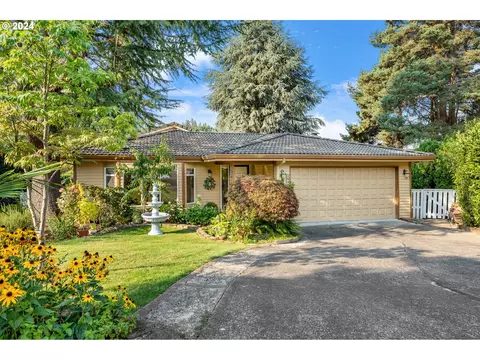 18490 SW Lapaz Ct, Beaverton, OR 97007