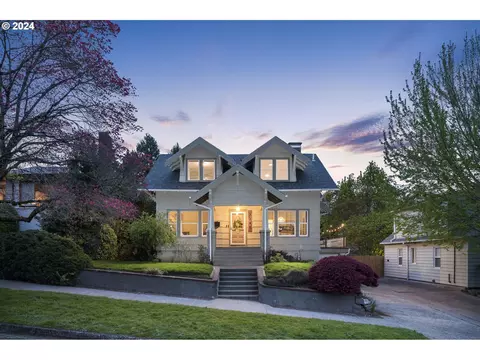 7245 SE Salmon St, Portland, OR 97215