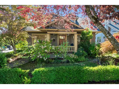 2434 NE Tillamook St, Portland, OR 97212
