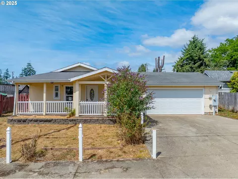 1829 E Willow St, Myrtle Point, OR 97458
