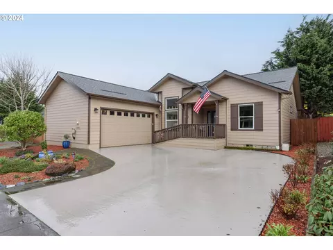 997 Seagate Ave, Coos Bay, OR 97420