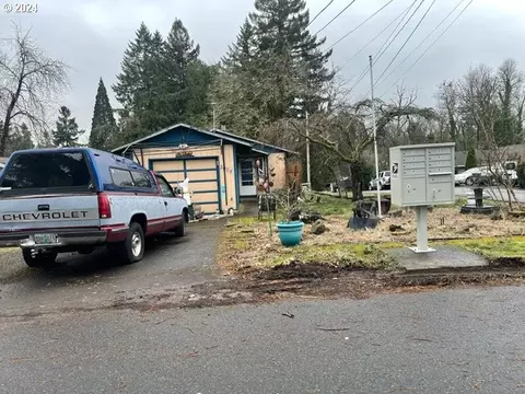 2004 12th St, Oregon City, OR 97045