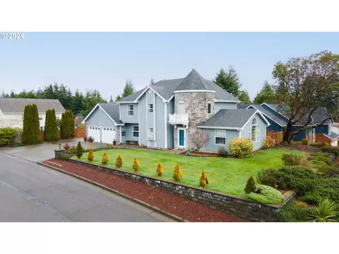 2509 Ash St, North Bend, OR 97459