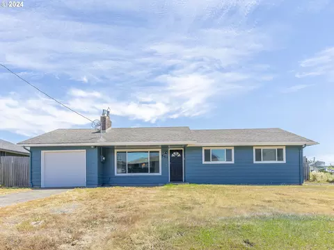 551 SW 3rd St, Newport, OR 97365