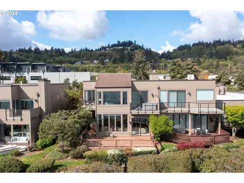 6088 S Riverpoint Ln #12, Portland, OR 97239