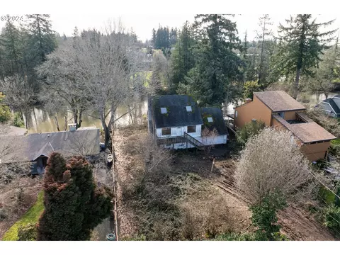 5726 SW Dogwood Dr, Lake Oswego, OR 97035