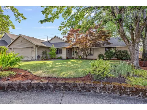 1230 NE 54th Ave, Hillsboro, OR 97124