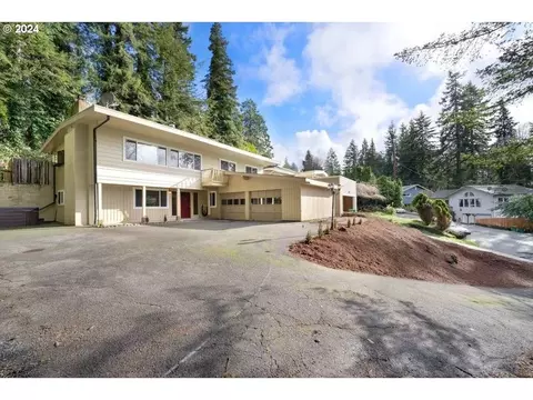 1896 Kingwood Ave, Coos Bay, OR 97420