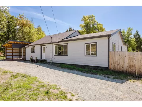 2840 Canyonville Riddle Rd, Riddle, OR 97469