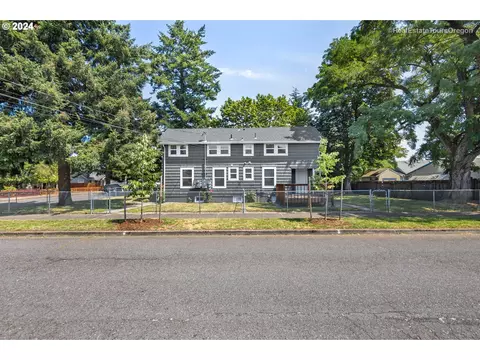 9706 SEllis St, Portland, OR 97266