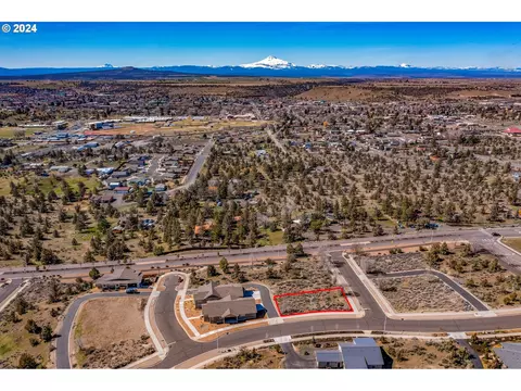 se larkspur dr, Madras, OR 97741